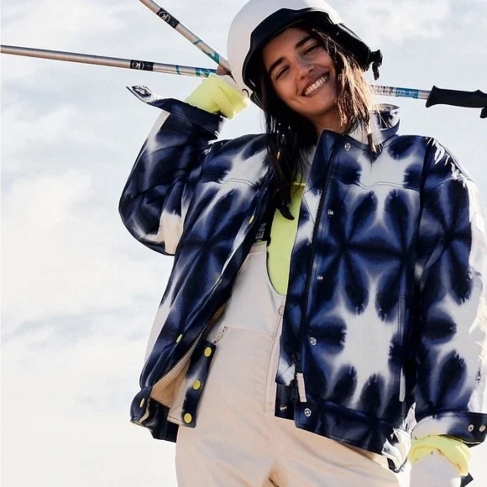 Free People Movement/ Free People Bunny Slope Printed Puffer Blue size L & M - Picture 1 of 10